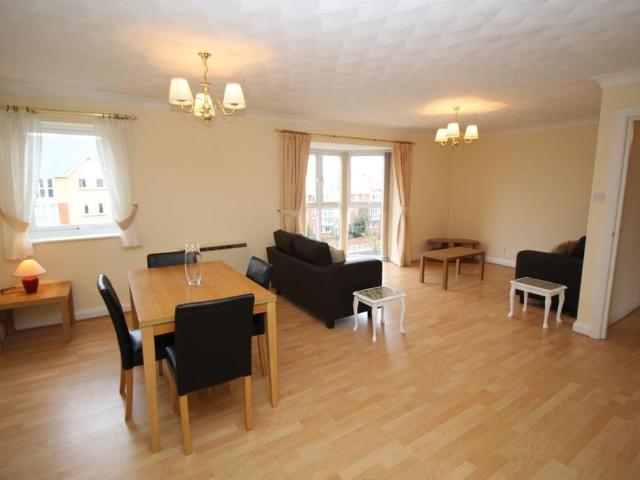 2 bedroom penthouse to rent