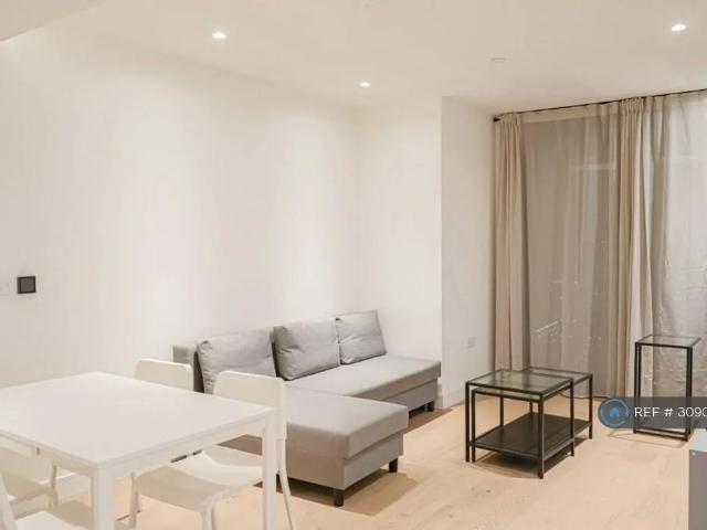2 bedroom penthouse to rent