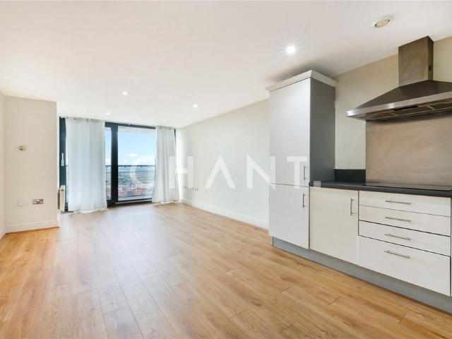 2 bedroom penthouse to rent