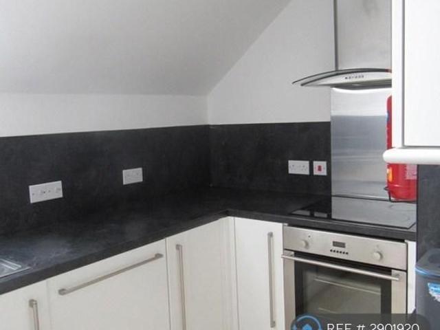 2 bedroom penthouse to rent