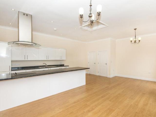 2 bedroom penthouse to rent