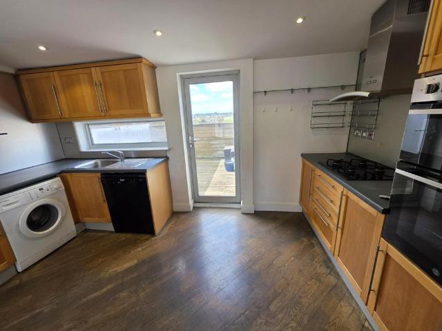 2 bedroom penthouse to rent