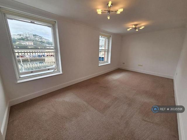 2 bedroom penthouse to rent