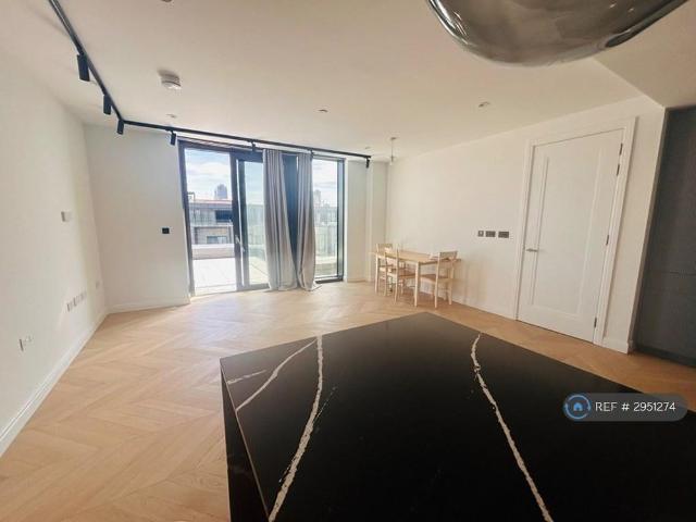2 bedroom penthouse to rent