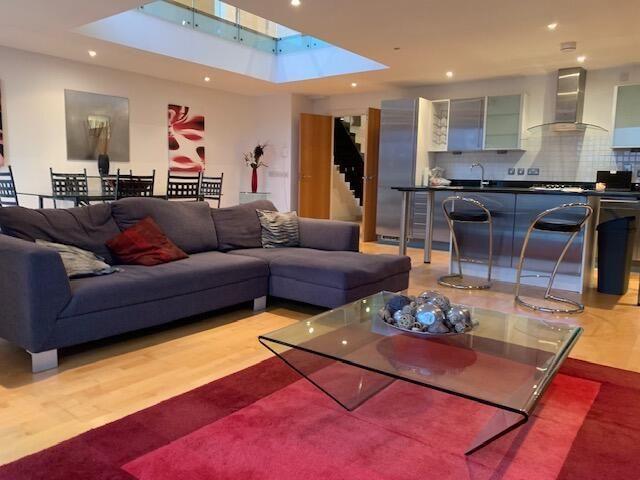 2 bedroom penthouse to rent