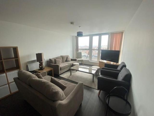 2 bedroom penthouse to rent