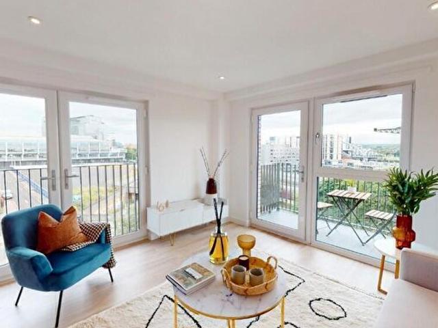 2 Bedroom Penthouse To Rent In Minerva Square, Glasgow, G3