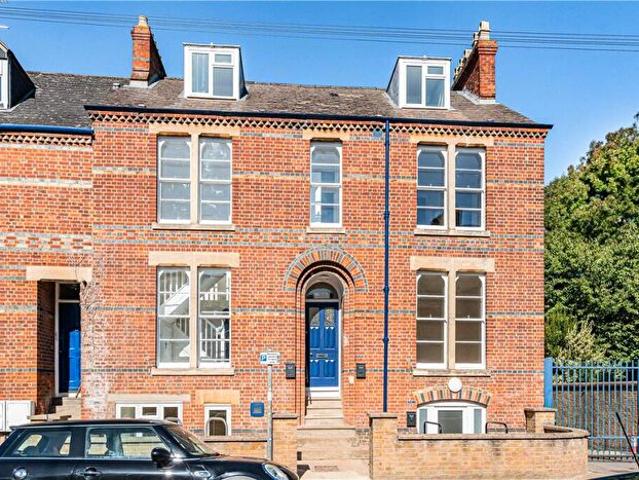 2 Bedroom Penthouse To Rent In Walton Crescent, Oxford, Oxfordshire, OX1