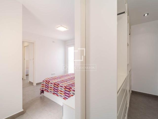 2 Bedroom penthouse with 50m² terrace for rent in Extramurs, Valencia
