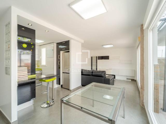 2 Bedroom penthouse with 50m² terrace for rent in Extramurs, Valencia