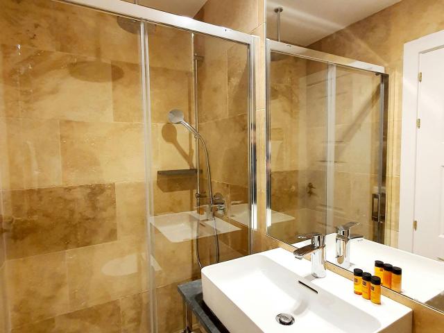 2 Bedroom Penthouse with Terrace in Salamanca, Madrid Amsterdam Apartments for Rent