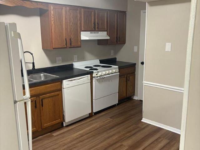 2 bedroom, Peoria IL 61604 105969420