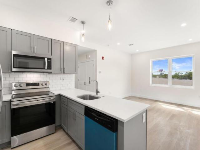 2 bedroom, Philadelphia PA 19146 105392749