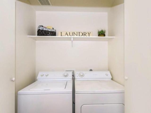 2 bedroom, Phoenix AZ 85027 104448888