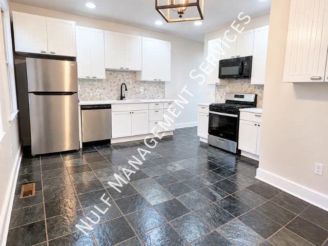 2 bedroom, Pittsburgh PA 15201 104925704