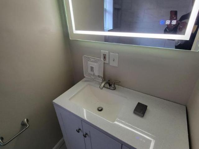 2 bedroom, Pittsburgh PA 15212 LS105305406