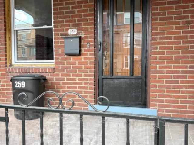 2 bedroom, Pittsburgh PA 15224 106167575