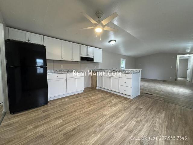 2 bedroom, Pittsfield ME 04967 104926135