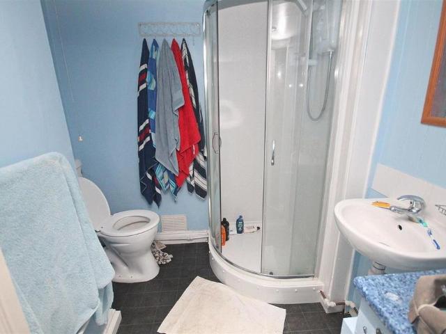 2 bedroom private hall to rent