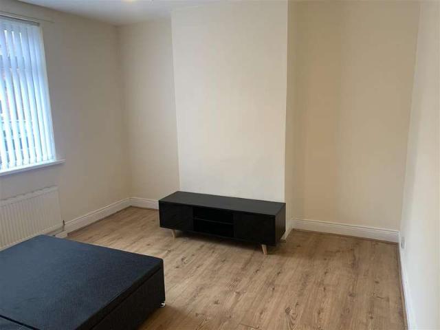2 Bedroom Ground Flat