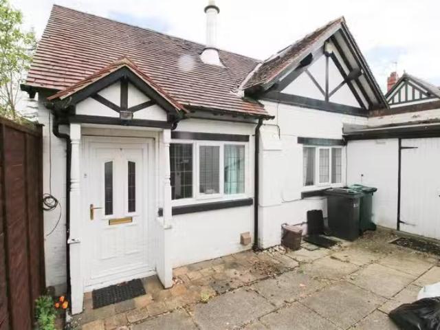 2 bedroom property for rent in Wrexham Road, Pulford, Chester.