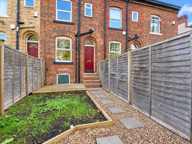 2 Bedroom Property For Rent Manygates Lane, Wakefield