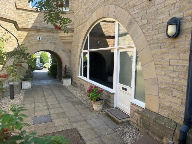2 Bedroom Property For Rent Worthington Way,Emily Way Emily Way, Halifax