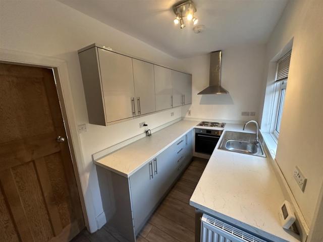 2 Bedroom Property For Rent Watford Avenue, Halifax