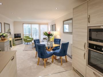 2 bedroom property in Castle View Retirement Village, Helston Lane, Windsor, Berkshire, SL4 £3,700 pcm | Chestertons