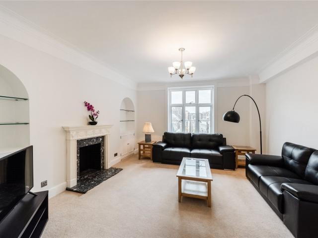 2 bedroom property in Chesterfield House, Chesterfield Gardens, Mayfair, London, W1J £5,500 pcm | Chestertons