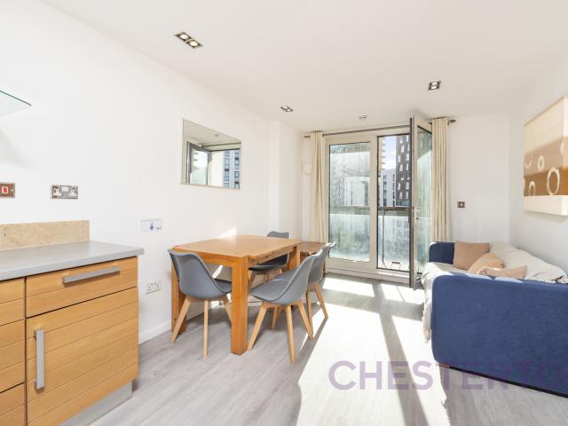 2 bedroom property in City Tower, 3 Limeharbour, London, E14 £2,600 pcm | Chestertons