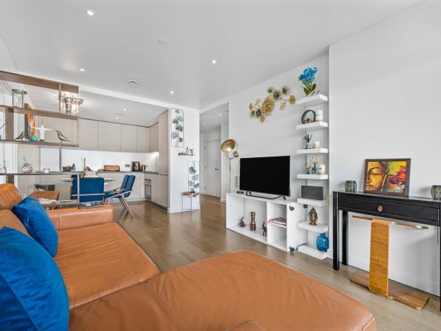2 bedroom property in Cutter Lane, London, SE10 £3,250 pcm | Chestertons