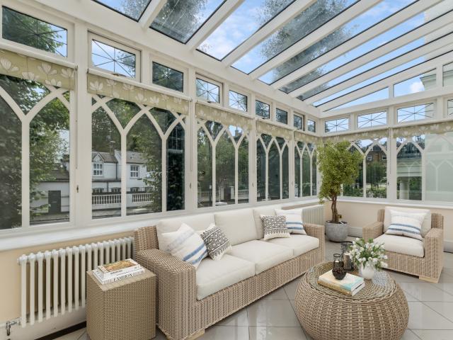 2 bedroom property in Addison Road, London, W14 £5,870 pcm | Chestertons