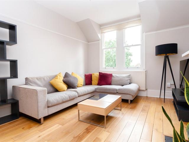2 bedroom property in Baalbec Road, Highbury, London, N5 £3,500 pcm | Chestertons