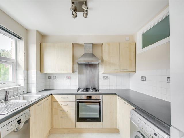 2 bedroom property in Barker Drive, Camden, London, NW1 £2,500 pcm | Chestertons