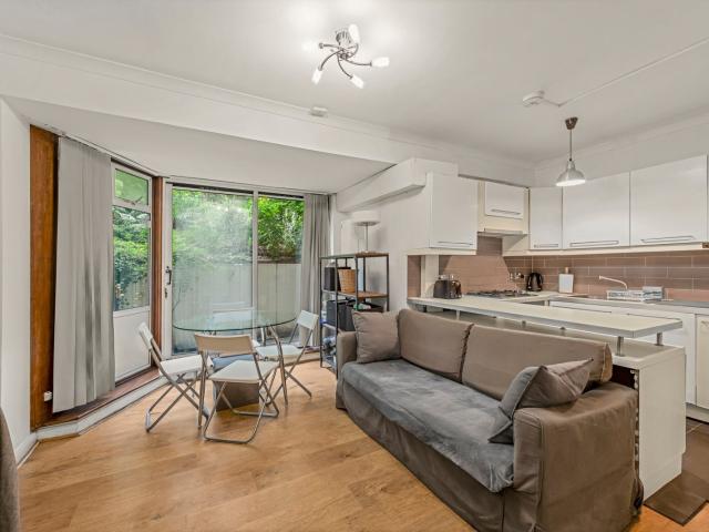 2 bedroom property in Bevan House, 36 Boswell Street, London, WC1N £2,850 pcm | Chestertons