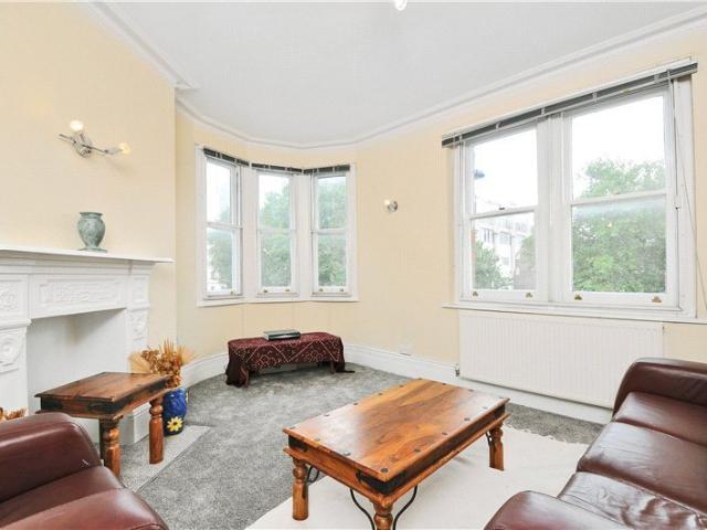 2 bedroom property in Bessborough Mansions, 122 Regency Street, London, SW1P £2,750 pcm | Chestertons