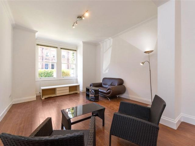 2 bedroom property in Goldhurst Terrace, South Hampstead, London, NW6 £3,250 pcm | Chestertons