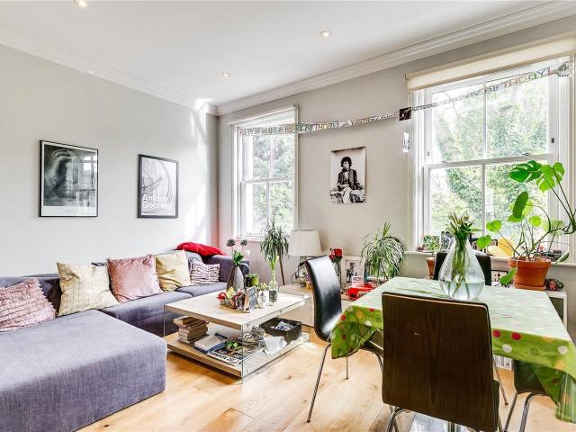 2 bedroom property in Green Lanes, London, N16 £2,535 pcm | Chestertons