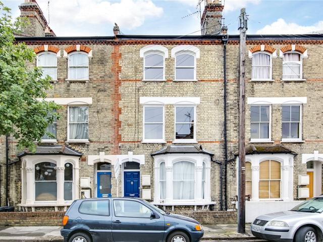 2 bedroom property in Delaford Street, Fulham, London, SW6 £2,750 pcm | Chestertons