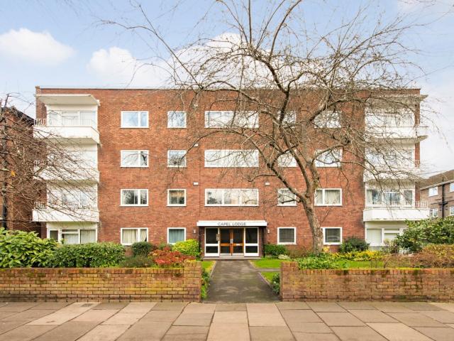 2 bedroom property in Kew Road, Richmond, Surrey, TW9 £2,400 pcm | Chestertons