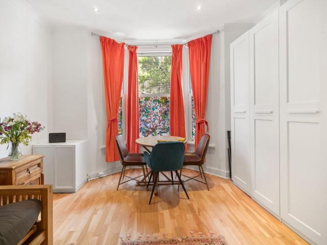 2 bedroom property in Hormead Road, Maida Vale, London, W9 £2,500 pcm | Chestertons