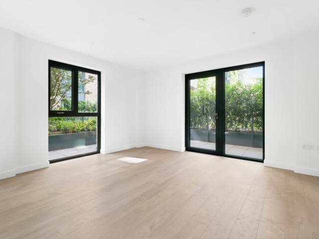 2 bedroom property in Hawker House, Anax Street, London, N4 £3,000 pcm | Chestertons