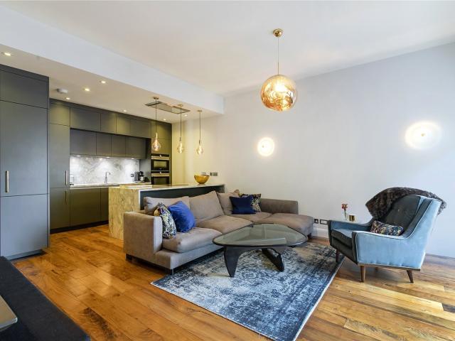 2 bedroom property in Herbal Hill Gardens, 9 Herbal Hill, London, EC1R £4,500 pcm | Chestertons