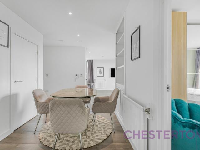 2 bedroom property in Heritage Tower, 118 East Ferry Road, London, E14 £3,500 pcm | Chestertons