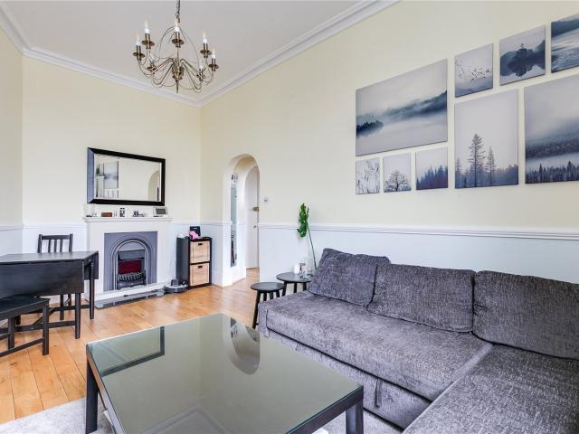 2 bedroom property in Old Brompton Road, South Kensington, London, SW7 £3,250 pcm | Chestertons