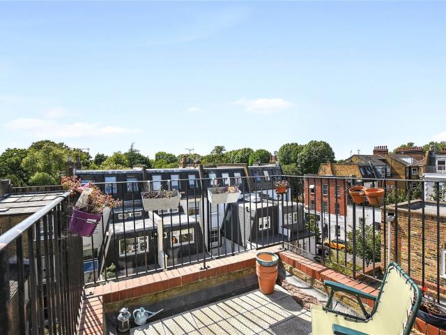 2 bedroom property in Oxberry Avenue, London, SW6 £3,150 pcm | Chestertons
