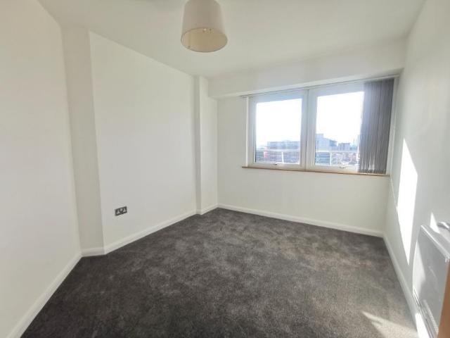 2 bedroom property in Maritime House, Greens End, London, SE18 £2,100 pcm | Chestertons