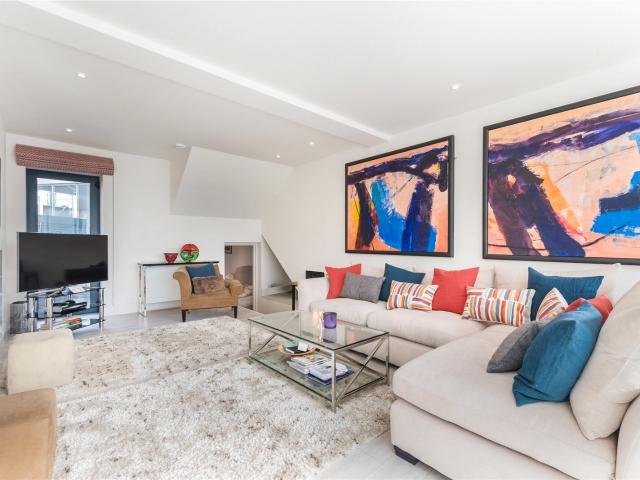 2 bedroom property in Salisbury Pavement, Dawes Road, London, SW6 £3,000 pcm | Chestertons