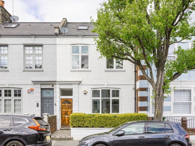 2 bedroom property in Sedlescombe Road, London, SW6 £2,900 pcm | Chestertons